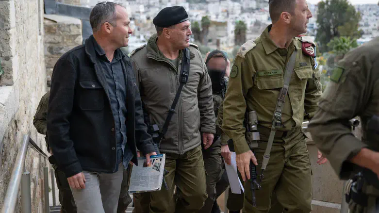 Chief of Staff visits Tomb of the Patriarchs