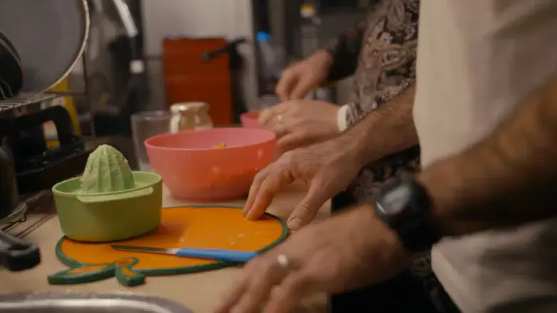 הדרך המרגשת מהחובות לתרומה