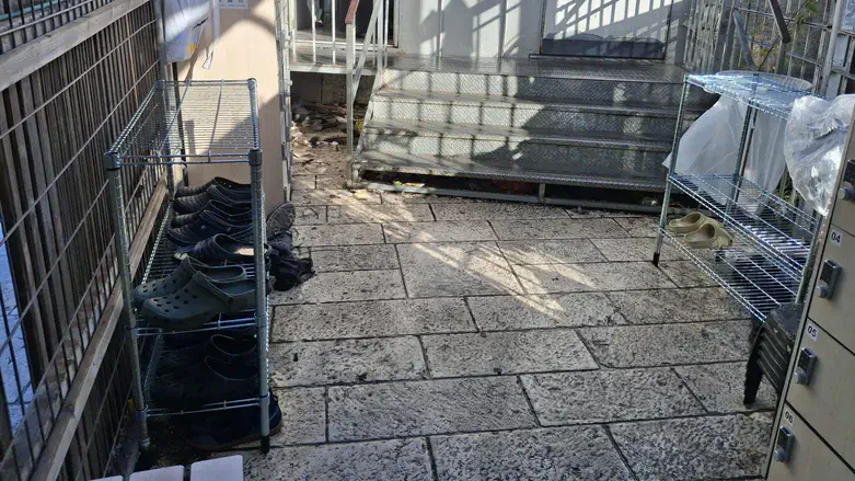 The shoe rack that was installed