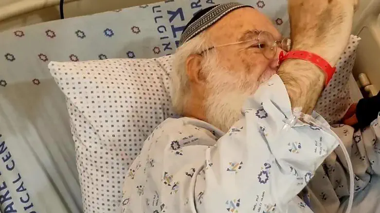 הרב יששכר וסרלאוף בבית חולים