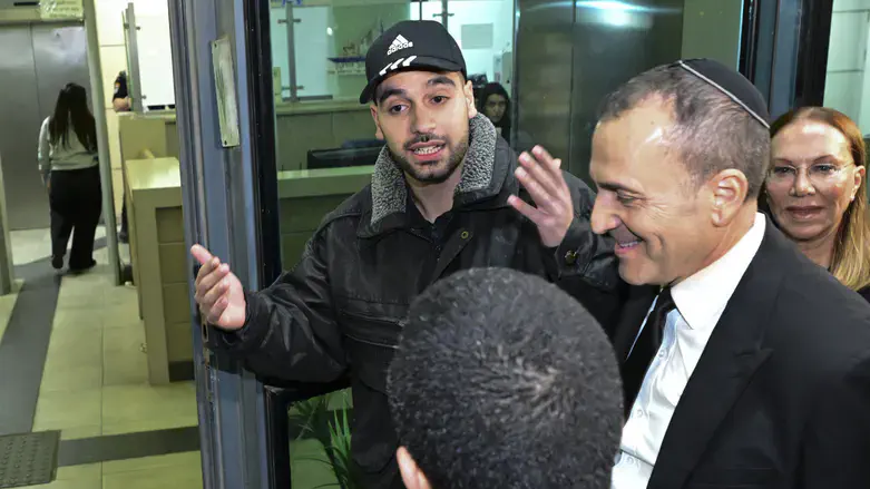 מרדכי דוד בכניסה לחקירה