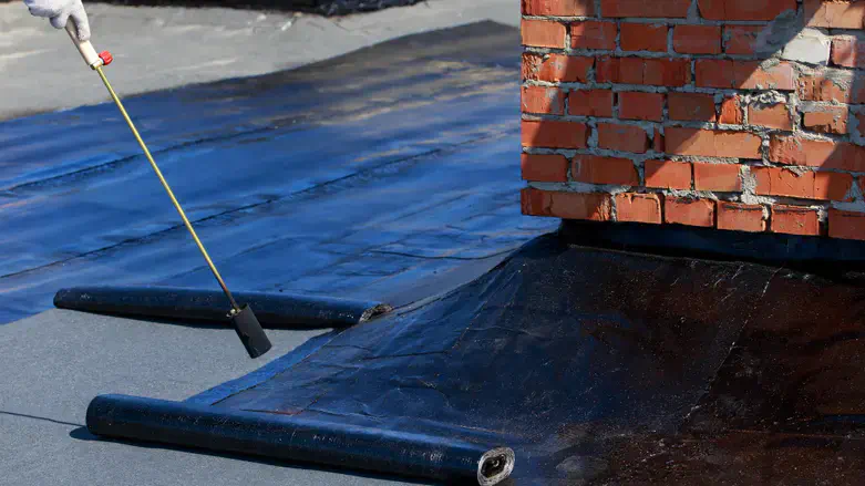 איטום גגות להגנה מלאה על המבנה