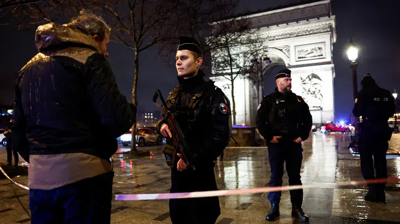 Scene of knife attack in Paris