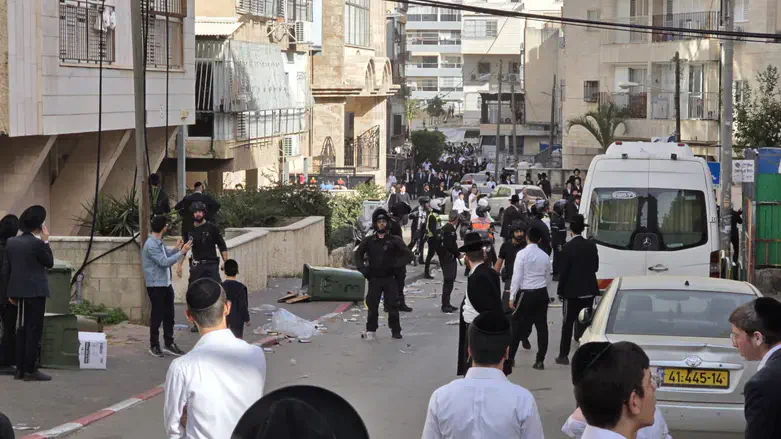 Scene of Bnei Brak riots