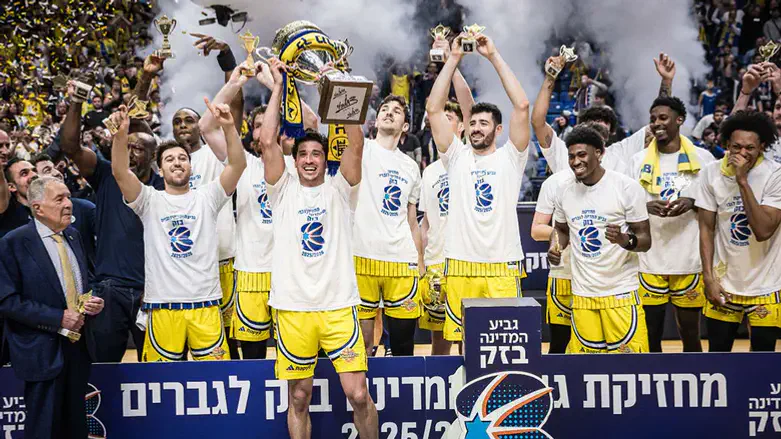 בפעם ה-47 - מכבי מחזיקת הגביע