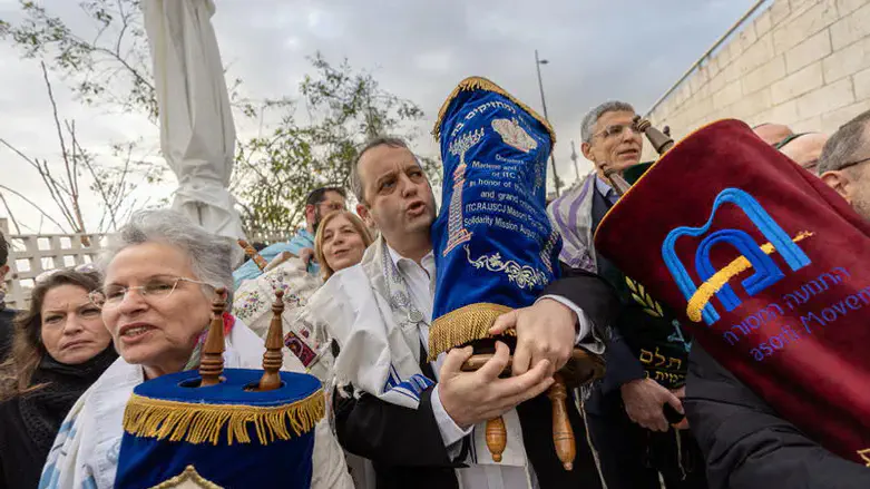 נשות הכותל וגלעד קריב