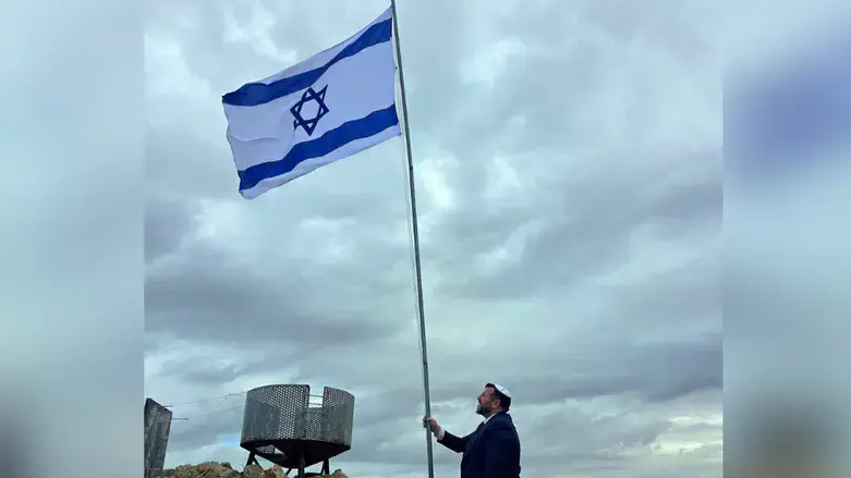 Israeli flag raised atop Mount Sartaba