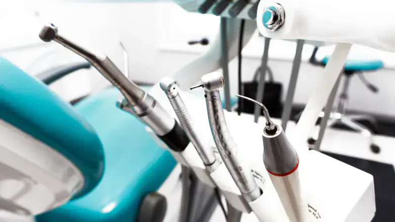 השתלת שיניים