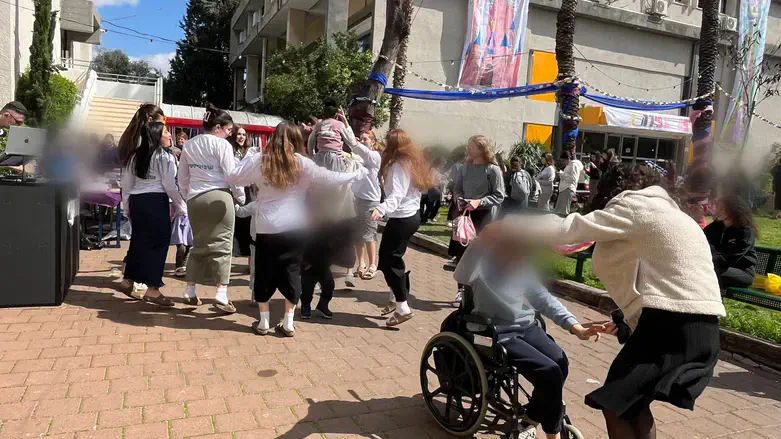 בנות צפירה בפעילות