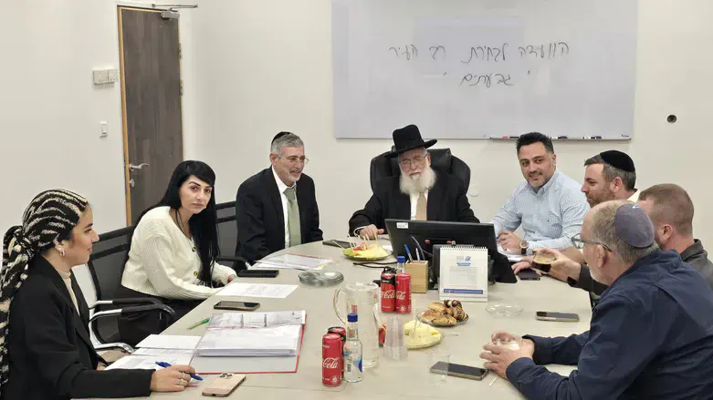 הוועדה לבחירת רב העיר גבעתיים