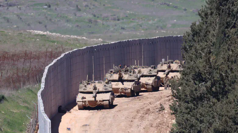 IDF tanks on the Israel-Lebanon border