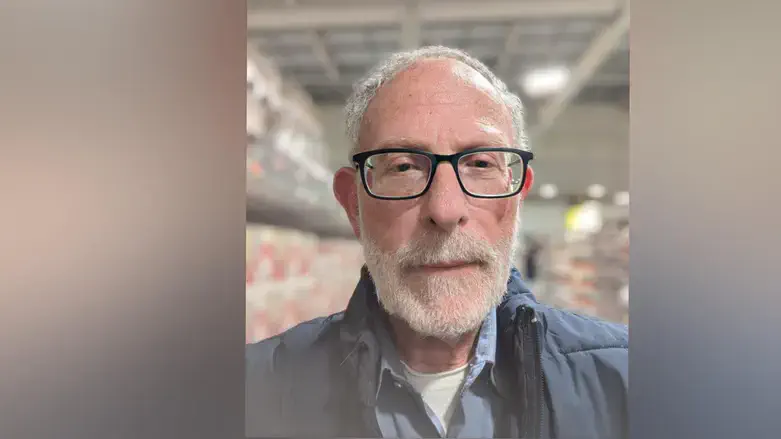 הרב לאוב מכהן