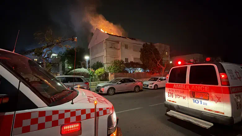 Fire in Shoham building after missile impact