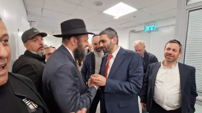 הרב ורדי (משמאל) ביחד עם מלכיאלי