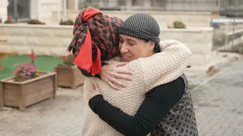 שלומית פרץ ושלומית קלמנזון