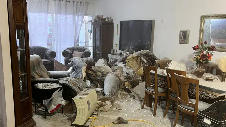 Home hit by missile fragment in Rehovot