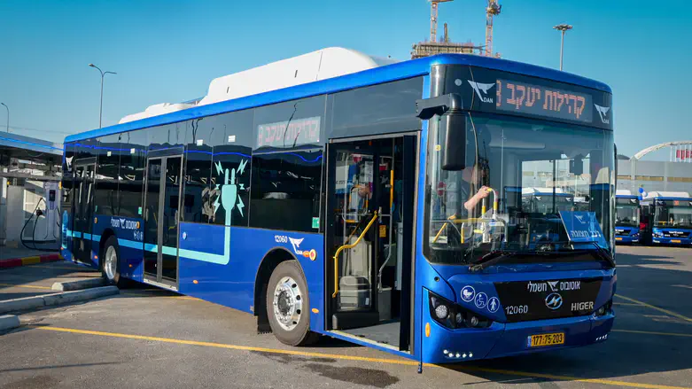 Автобус компании "Дан"