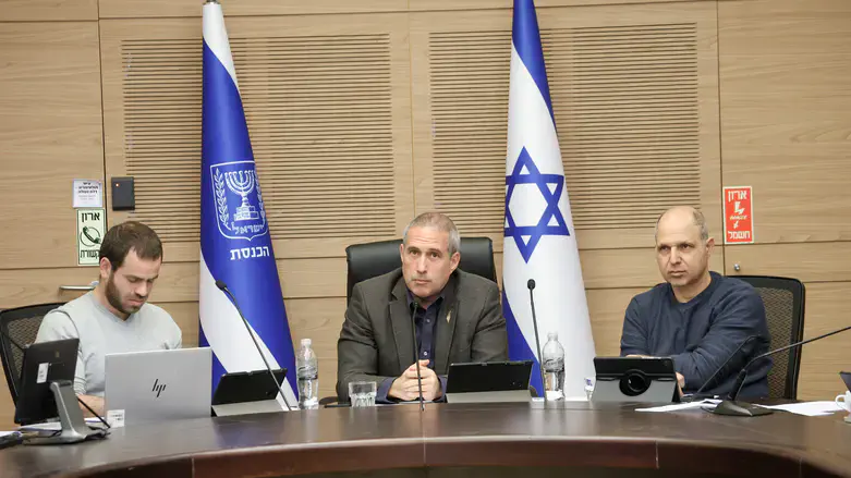 הדיון בוועדה