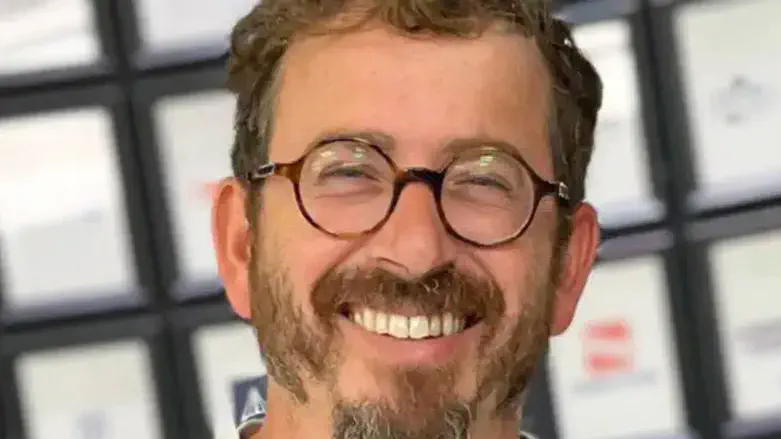 אלמוג בייסברג