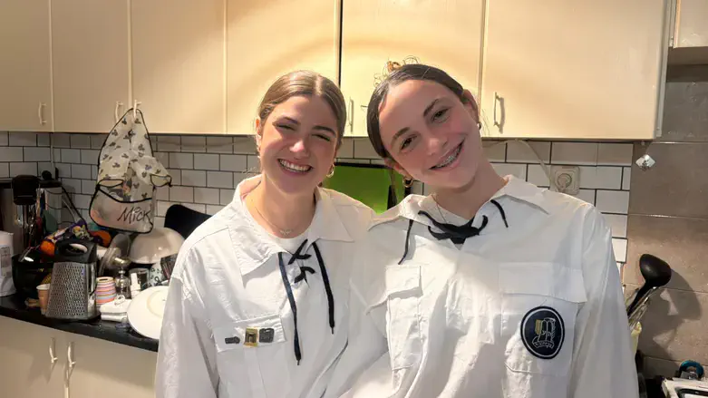 חניכות מנקות