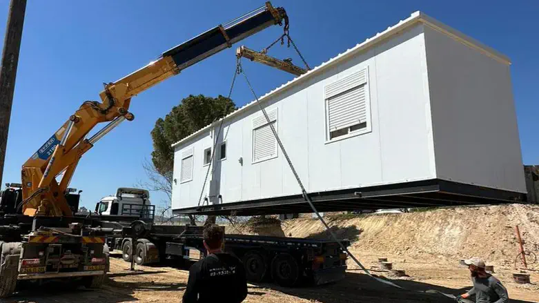 Bringing the caravans to Sa-Nur