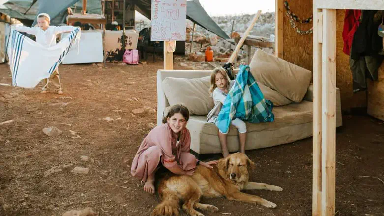 החווה בהר עיבל