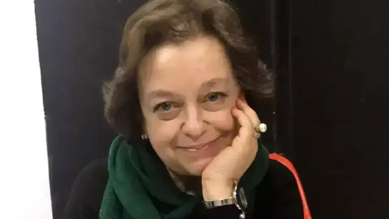 ЕЛена Островская