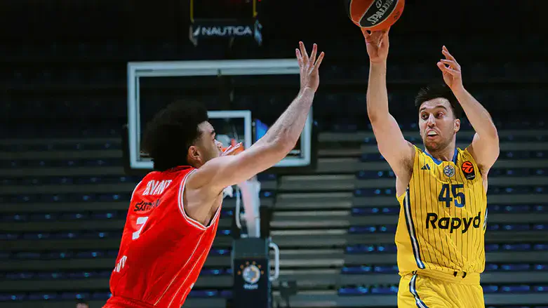 בלאט מול בראיינט הערב. היסטוריה באדום