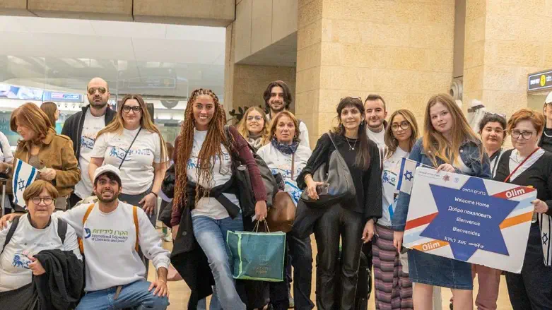 Новые репатрианты, прибывшие в Израиль