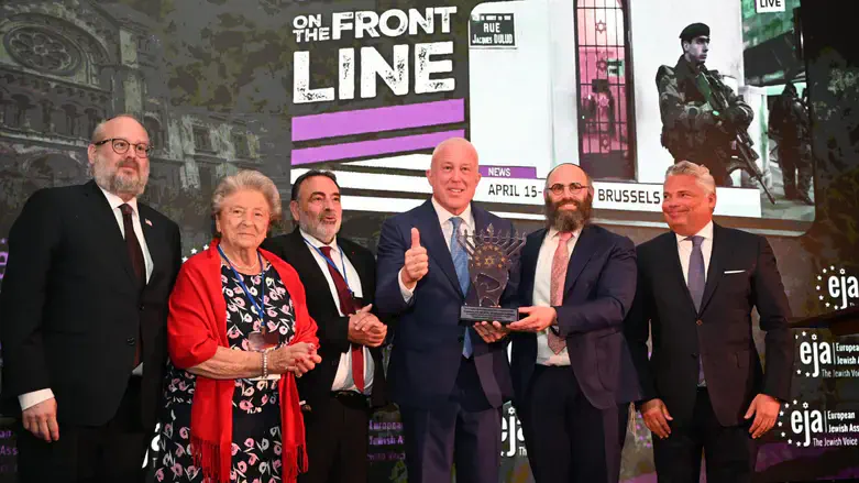 Rabbi Margolin and Ambassador White