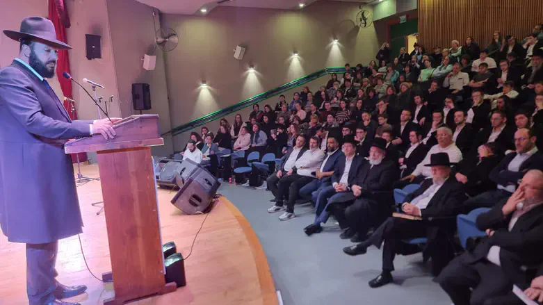 הרב ביטון בנאומו