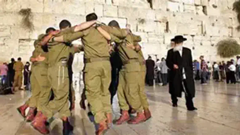 Soldiers dancing at the Kotel