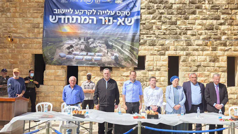 Члены правительства на мероприятии в Са Нуре.