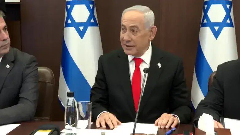 Netanyahu at Cabinet meeting