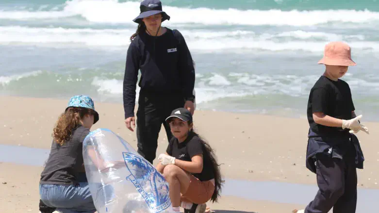 ניקוי חופי חדרה היום