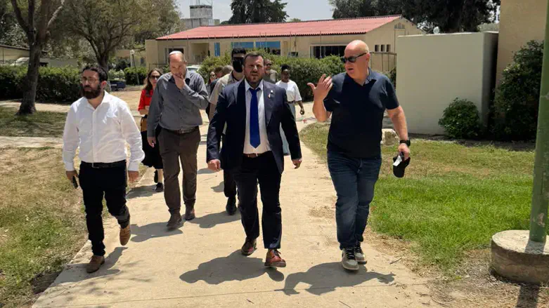 השר עמיחי אליהו בכפר עזה