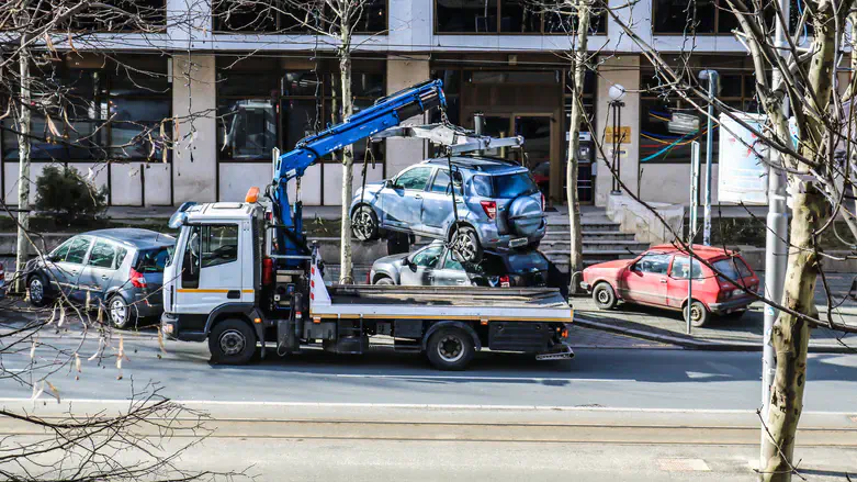 גרירה באזור מגורים צפוף