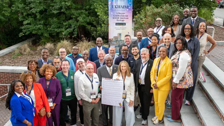 L'chaim Forum participants