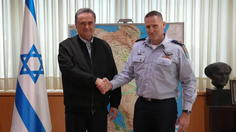 האלוף תומר בר והשר ישראל כ"ץ