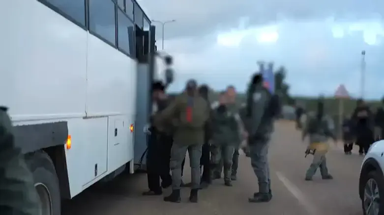 Полиция пресекла попытку проехать в Мерон