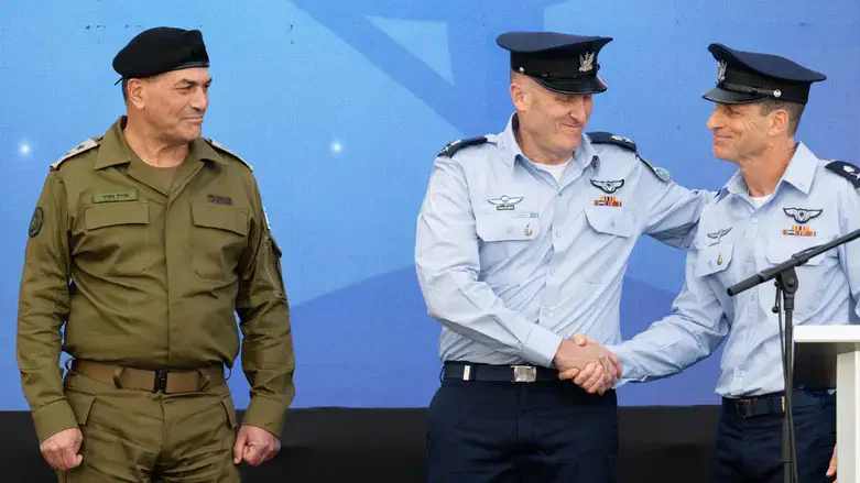 זמיר, טישלר ובר במעמד