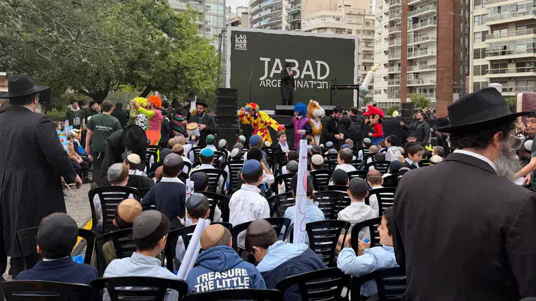 הרב צבי גרינבלאט נושא דברים