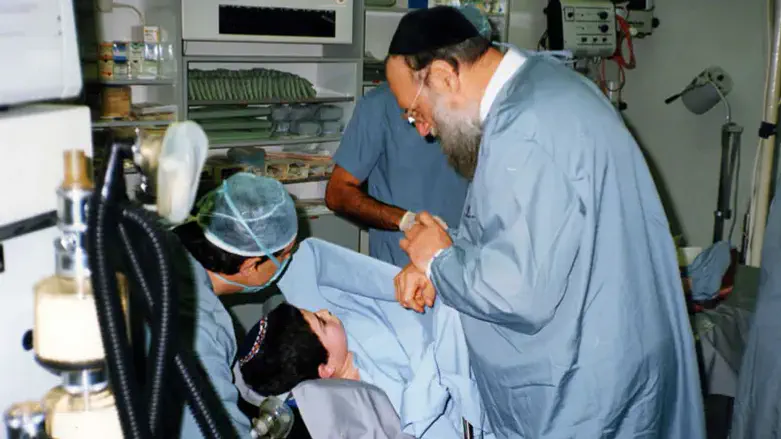 הרב שמחה הכהן קוק ז"ל בברית של הילד יוני