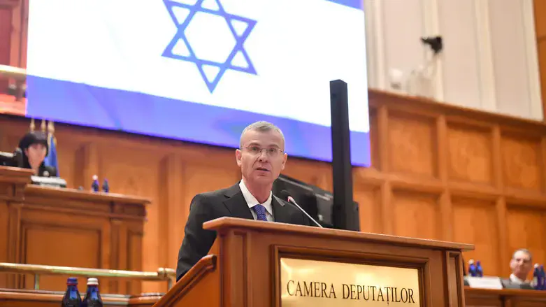 השר יריב לוין ברומניה