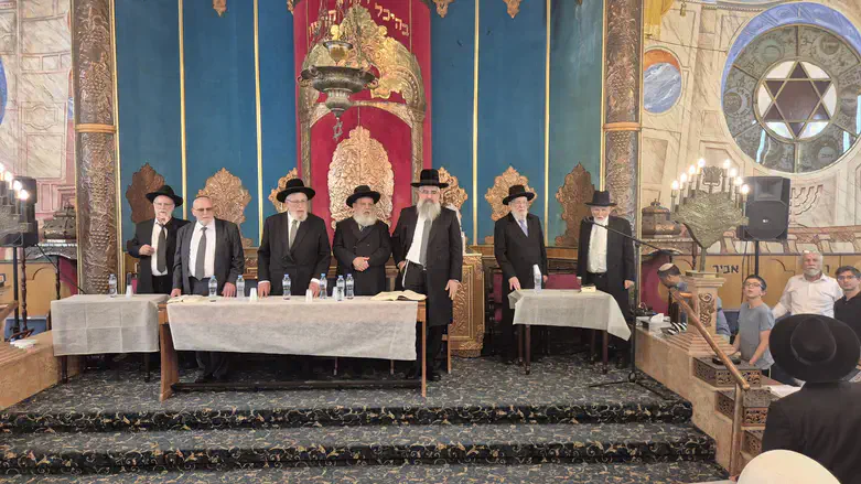 הרבנים מצייינים את יום פטירתו