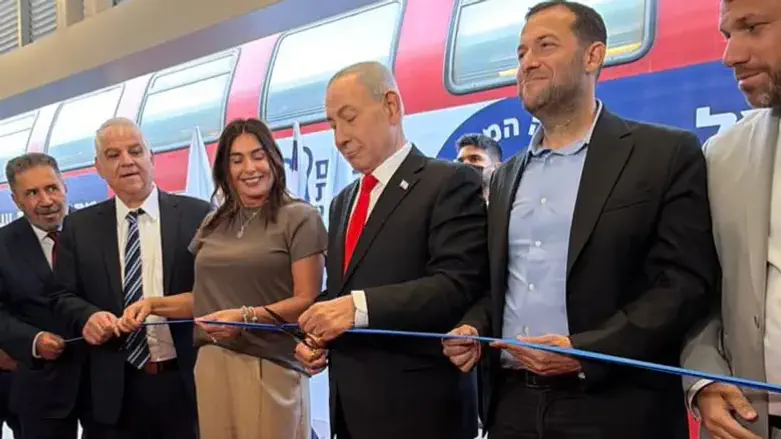 גזירת הסרט