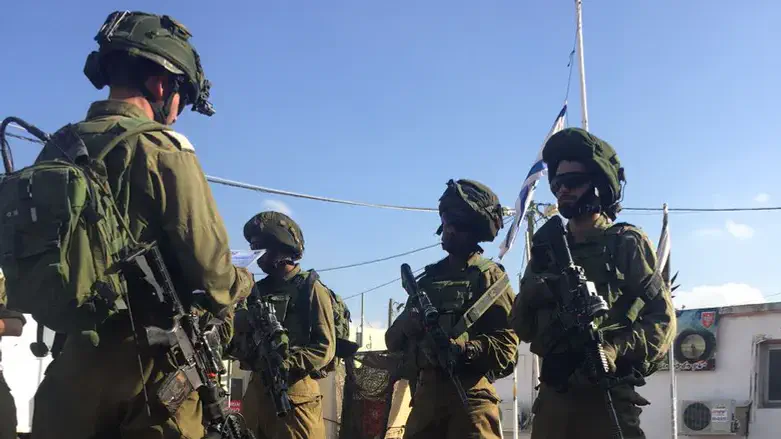 Shimshon Battalion soldiers