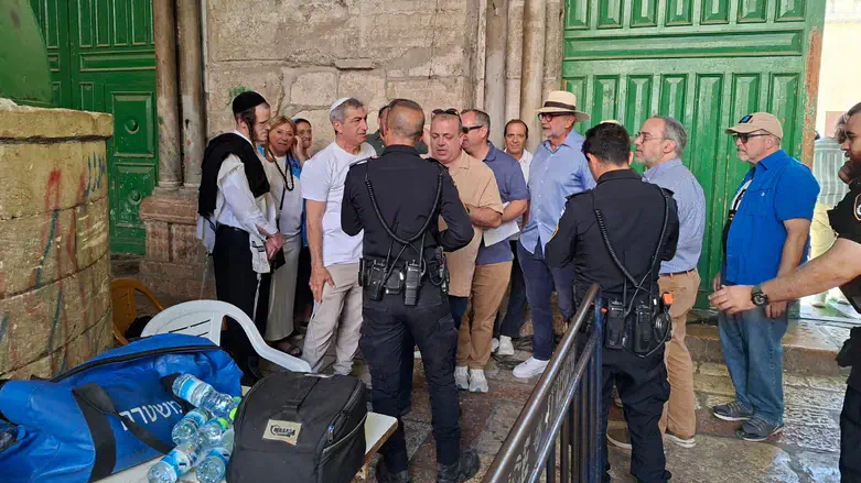 המעוכבים בכניסה להר
