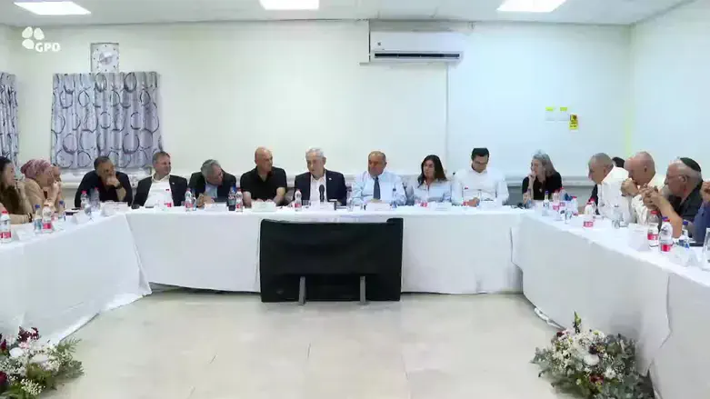 Netanyahu with  northern  Council heads