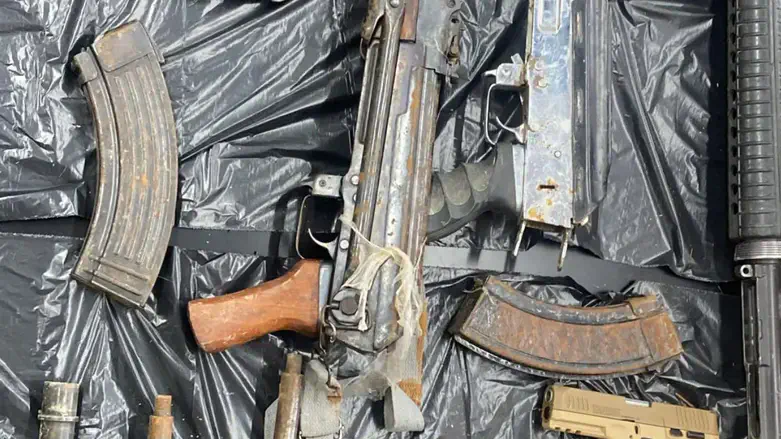 Massive weapons smuggling operation thwarted
